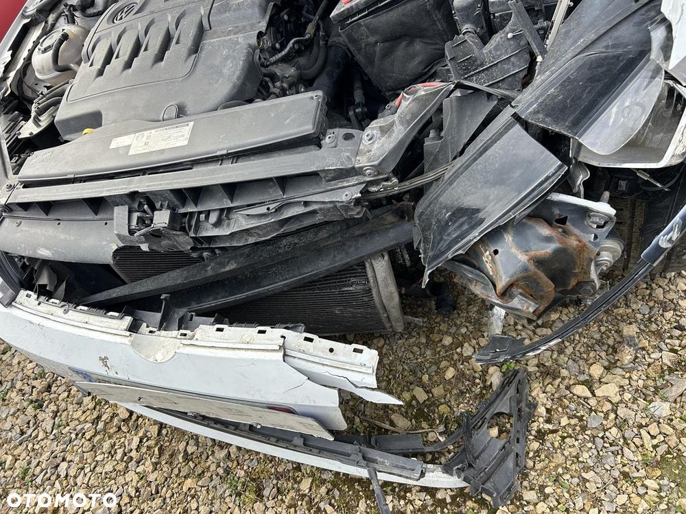 Volkswagen Golf 1.6 TDI (BlueMotion Technology) Trendline - 12