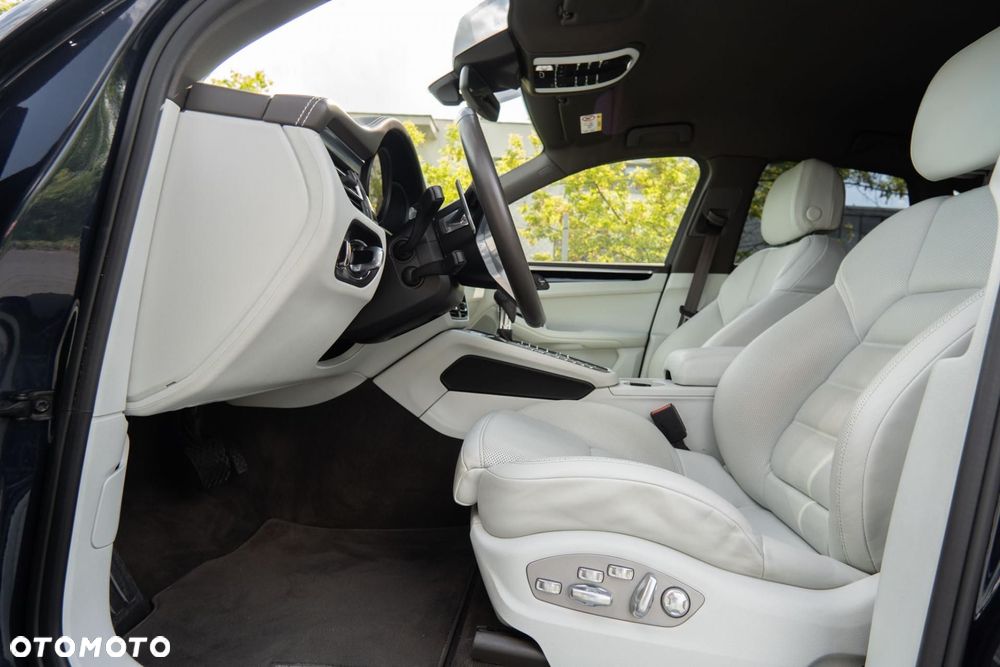 Porsche Macan Standard - 14