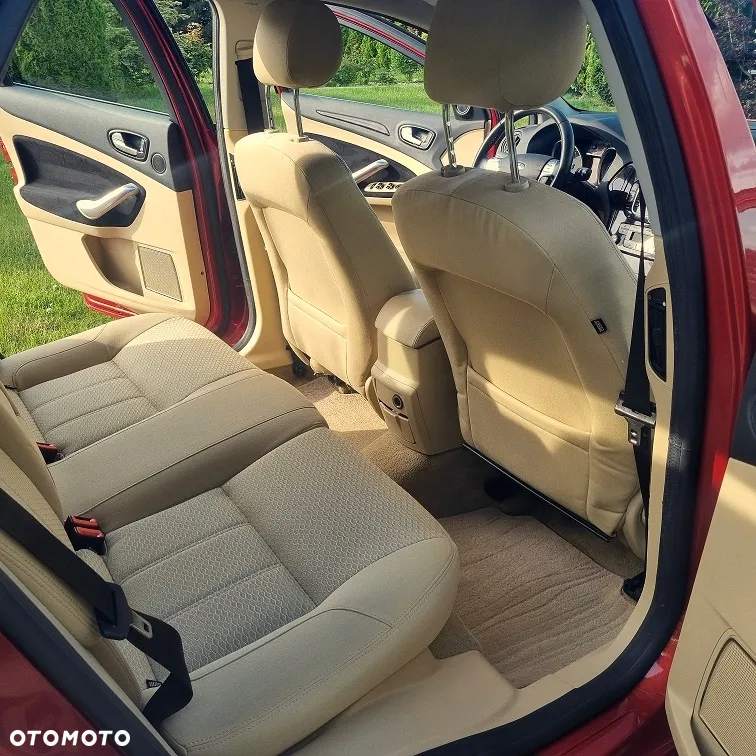 Ford Mondeo 2.5 Ghia - 19