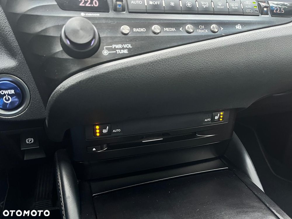 Lexus ES 300h Elegance - 34