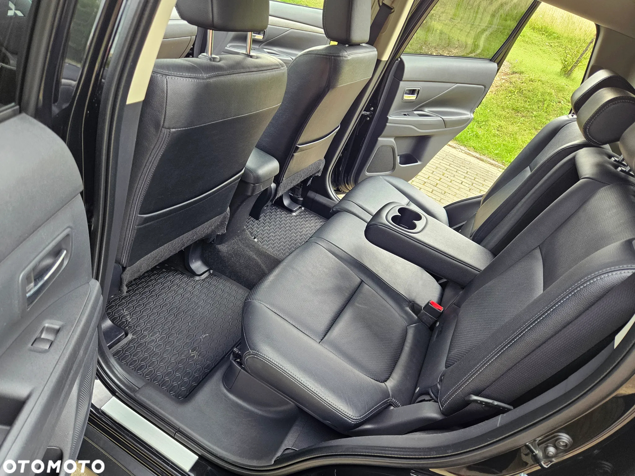 Mitsubishi Outlander 2.2 DID Intense + - 26