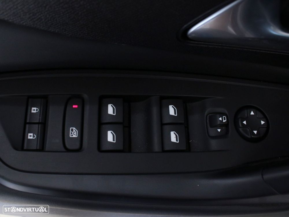 Peugeot 308 1.2 PureTech Allure - 42