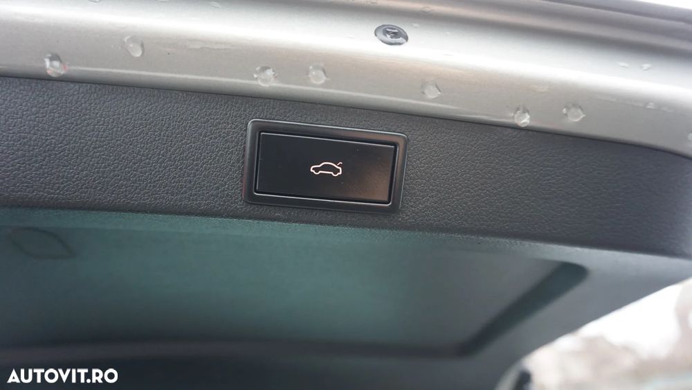 Skoda Octavia Combi 1.6 TDI DSG Premium Edition - 14