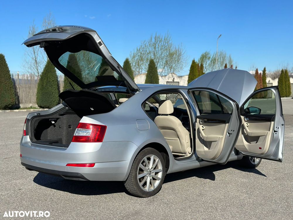 Skoda Octavia 1.6 TDI Elegance DSG - 4