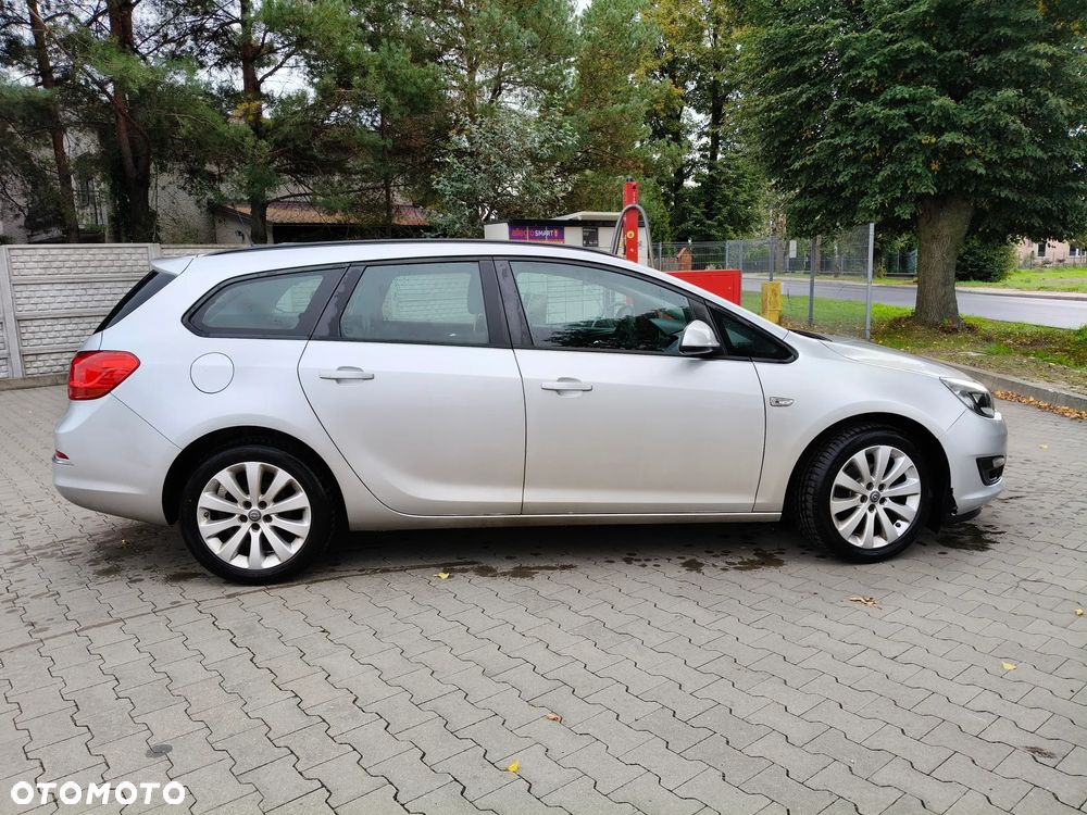 Opel Astra 1.4 T Essentia - 9