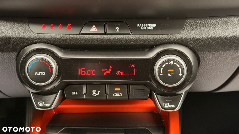 Kia Stonic - 38