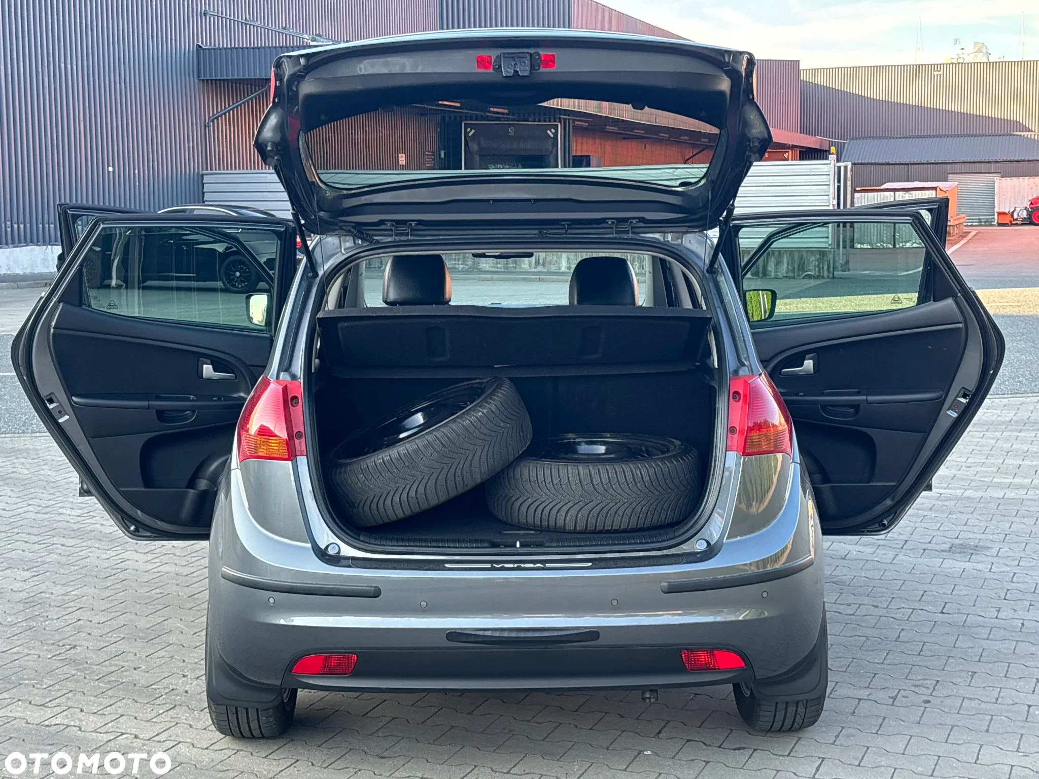 Kia Venga 1.6 CVVT Dream Team Edition - 13