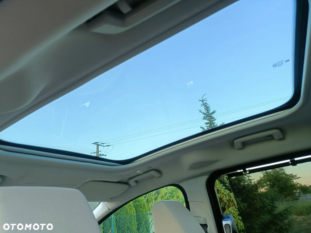 Ford Grand C-MAX - 11
