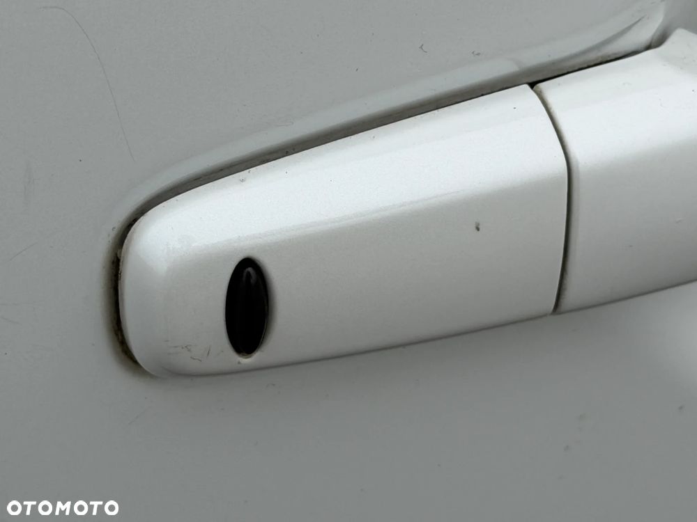 Mitsubishi Outlander 2.0 4WD - 24