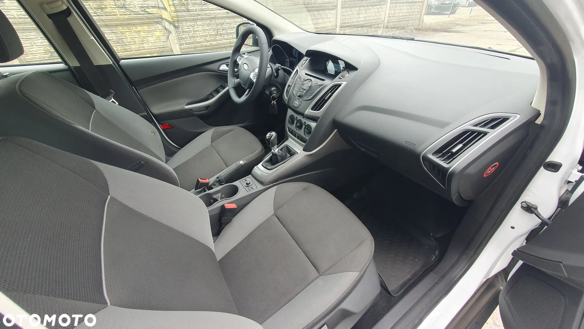 Ford Focus 1.6 EcoBoost Edition - 10