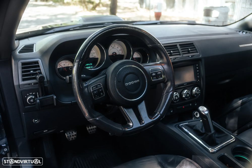 Dodge Challenger - 9