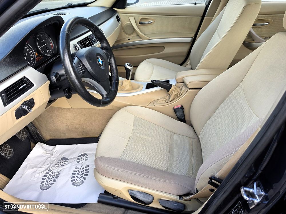 BMW 320 d xDrive - 10