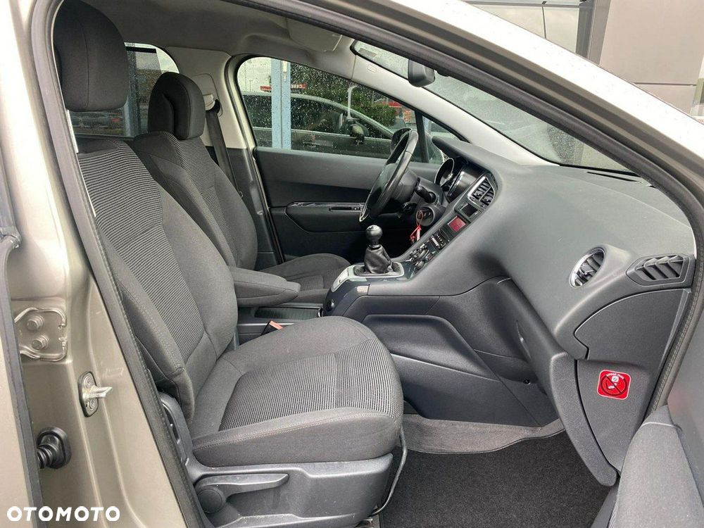 Peugeot 5008 - 13