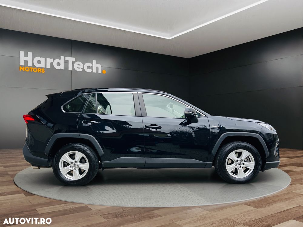 Toyota RAV4 - 8