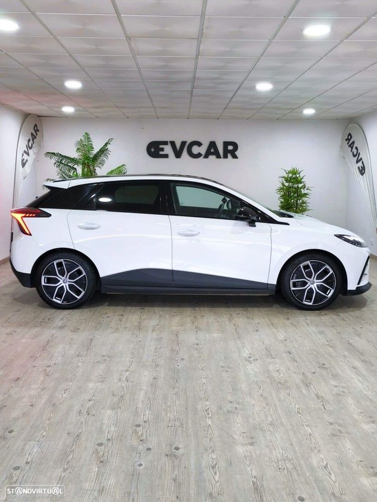 MG MG4 64 kWh Luxury - 4