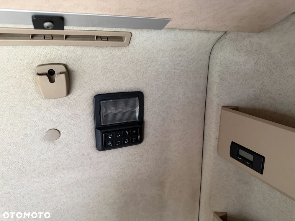 Mercedes-Benz ACTROS 1845 / EURO 5 / GIGA SPACE / NOWY TACHOGRAF / 2013 REJESTRACJA / BARDZO ŁADNY STAN / BEZ RETARDERA / BLUETEC 5 / 2 ZBIORNIKI PALIWOWE / KSENONY / LODÓWKA / PŁASKA PODŁOGA !! - 34