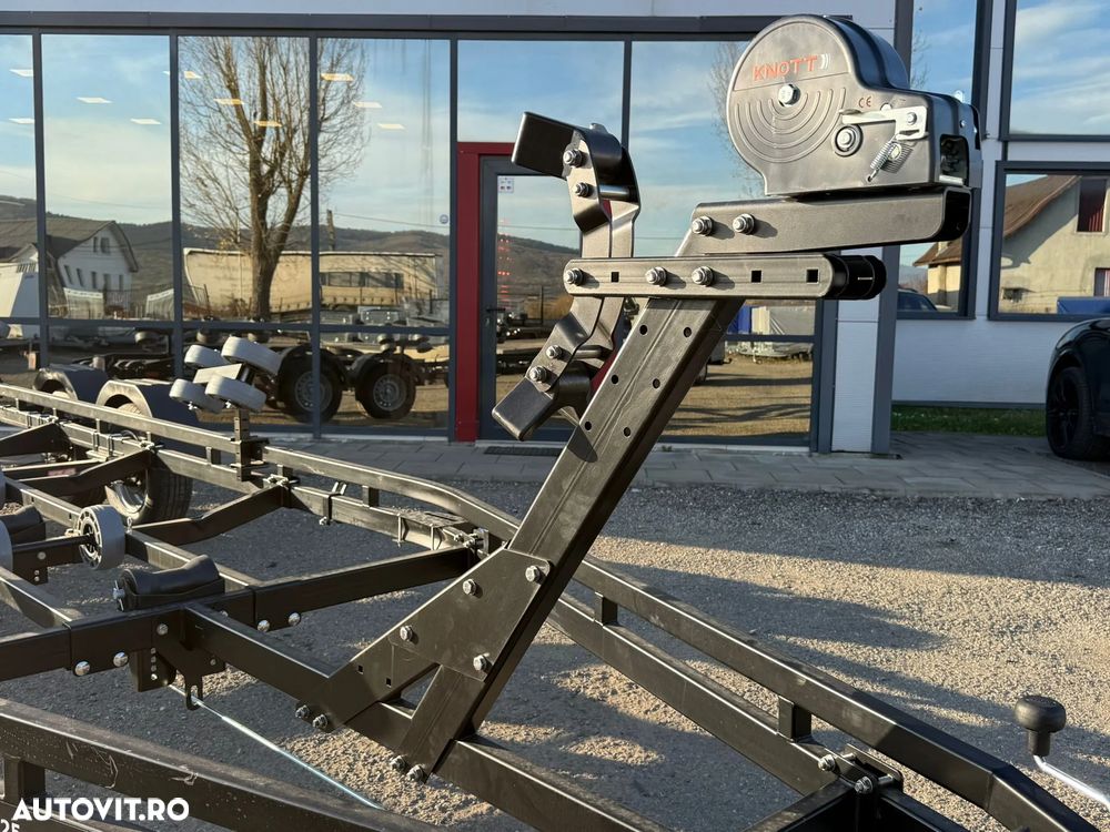 Lorries Peridoc/Remorca transport barca 7-7.8m 2500kg - 5