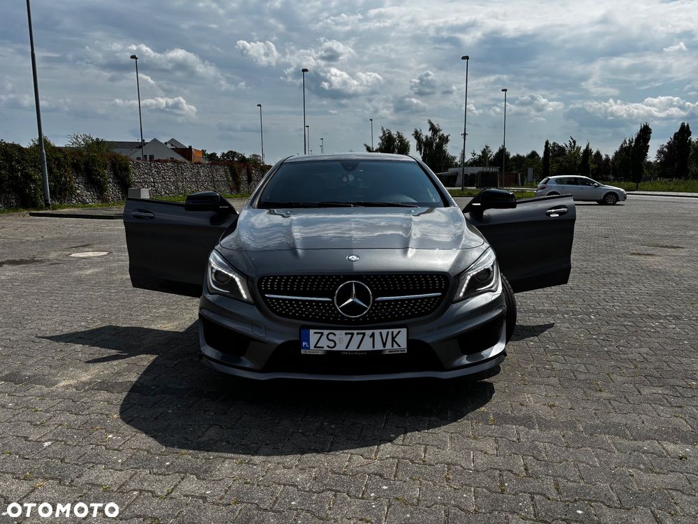 Mercedes-Benz CLA 180 7G-DCT AMG Line - 2