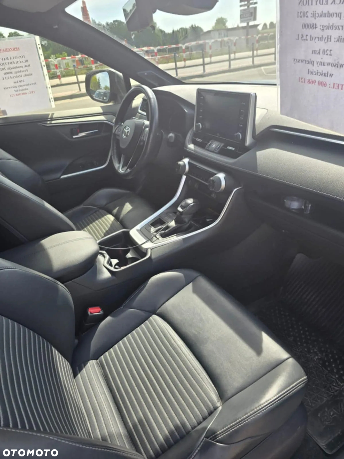 Toyota RAV4 - 6