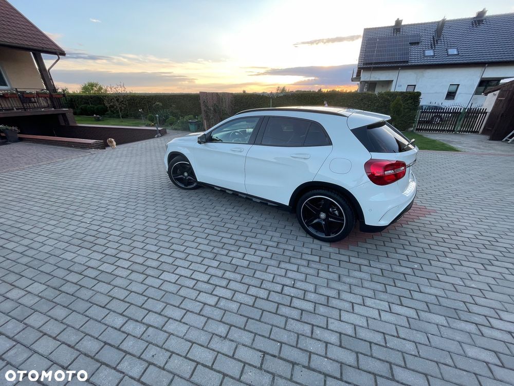 Mercedes-Benz GLA 200 AMG Line - 8