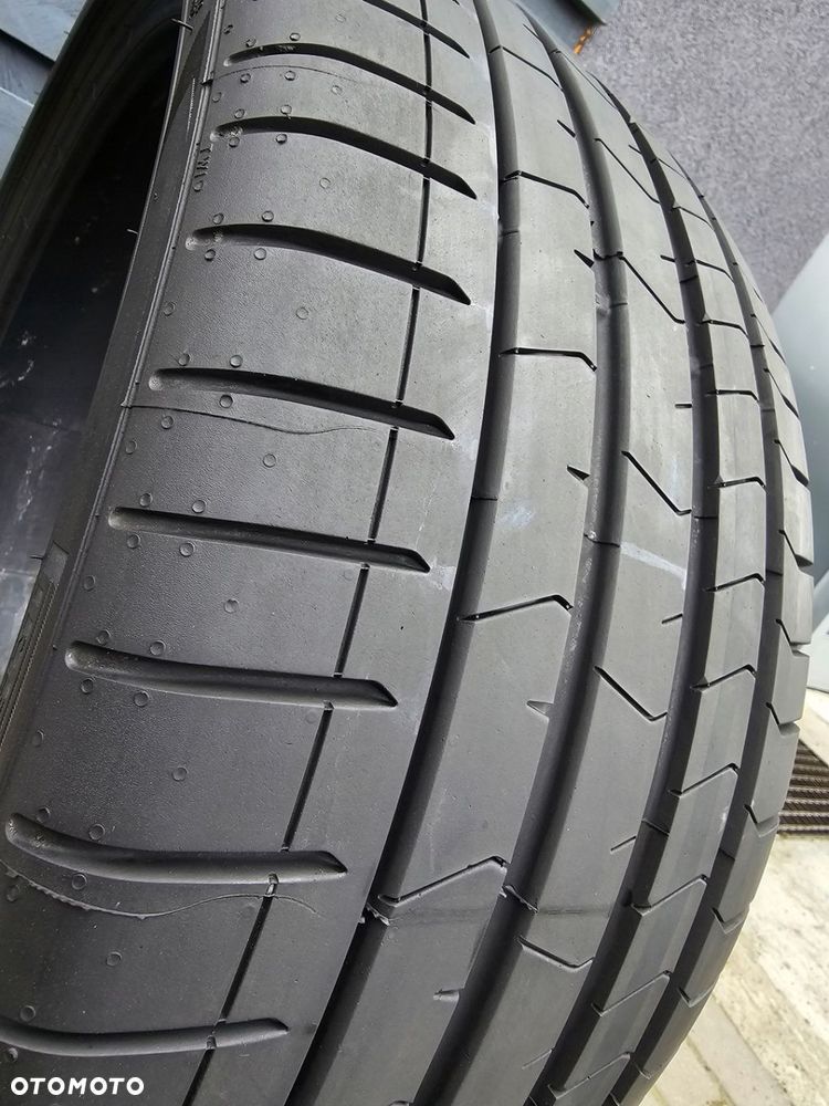Pirelli P Zero 275/30R20 97 Y MOE BMW RSC - 2