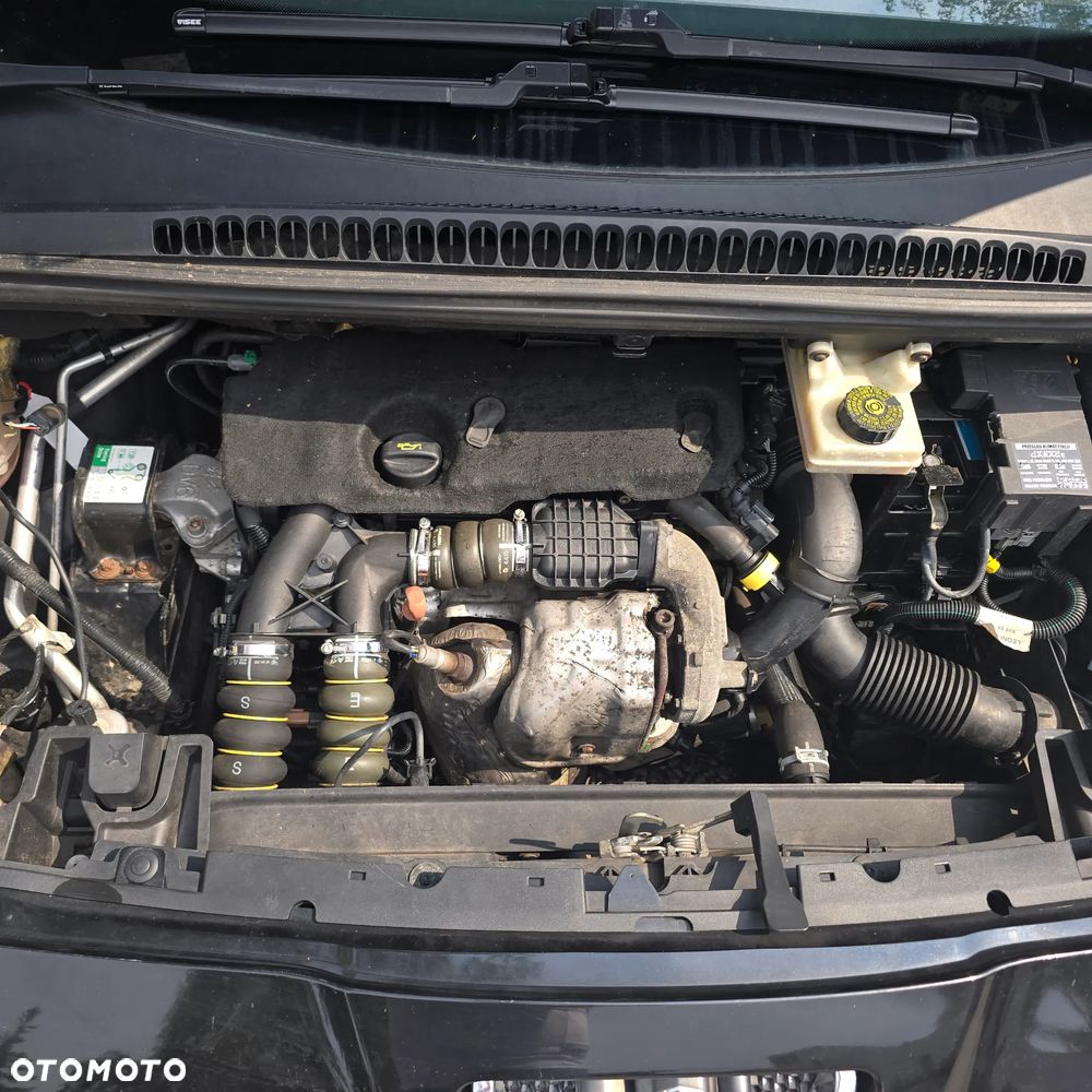 Peugeot 5008 1.6 HDi Premium - 8