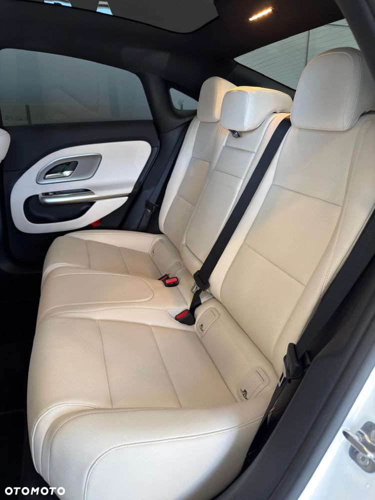 Mercedes-Benz CLA 200 mHEV 8G-DCT - 19