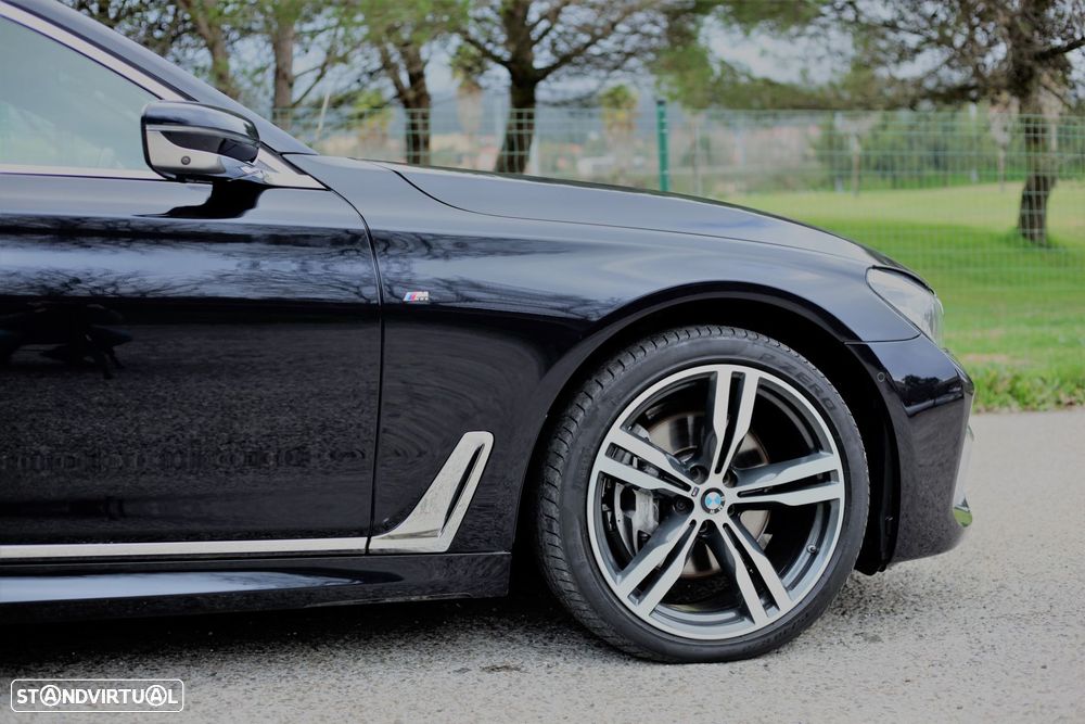 BMW 740 d xDrive Pack M Auto - 25