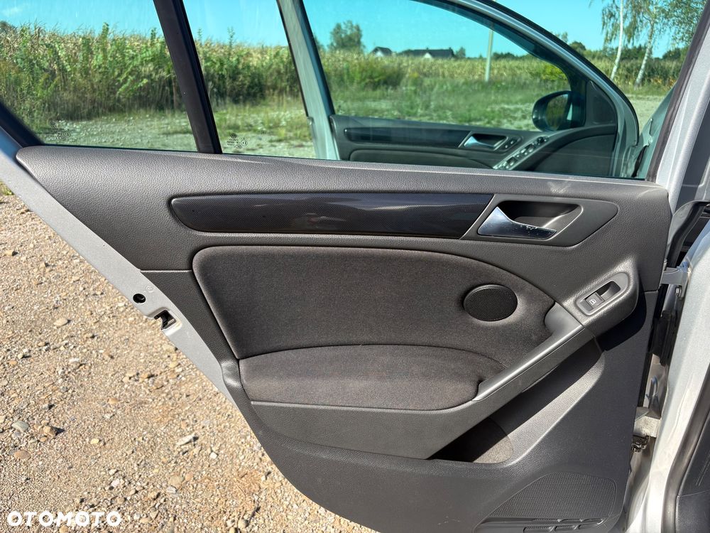 Volkswagen Golf 1.6 TDI Comfortline - 17