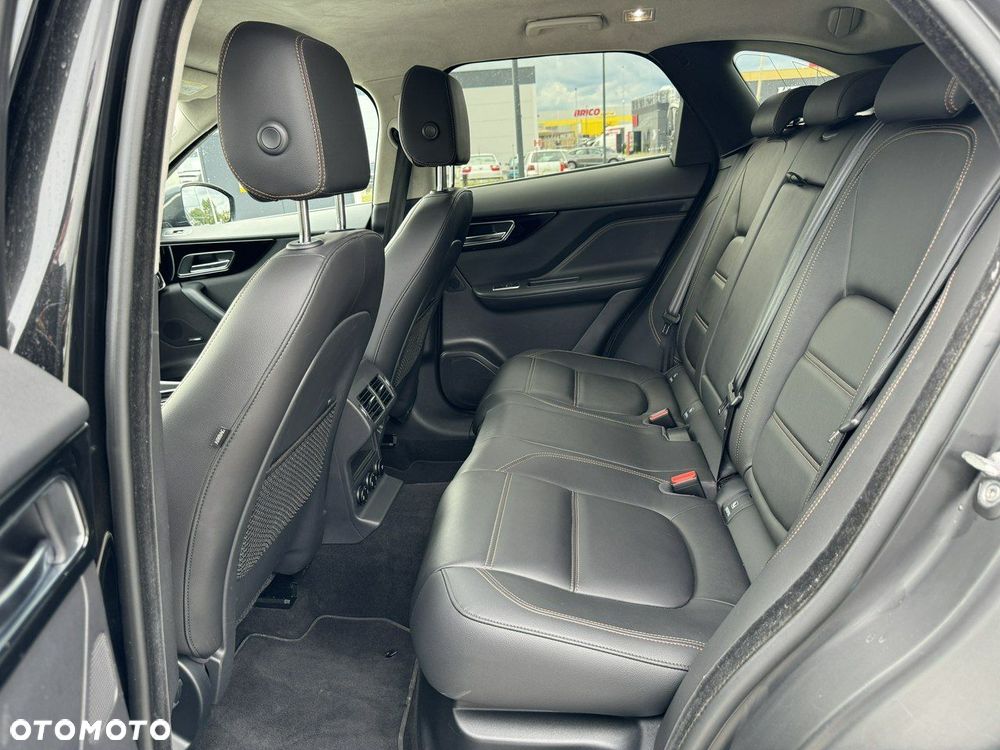 Jaguar F-Pace 2.0 i4D AWD Prestige - 30