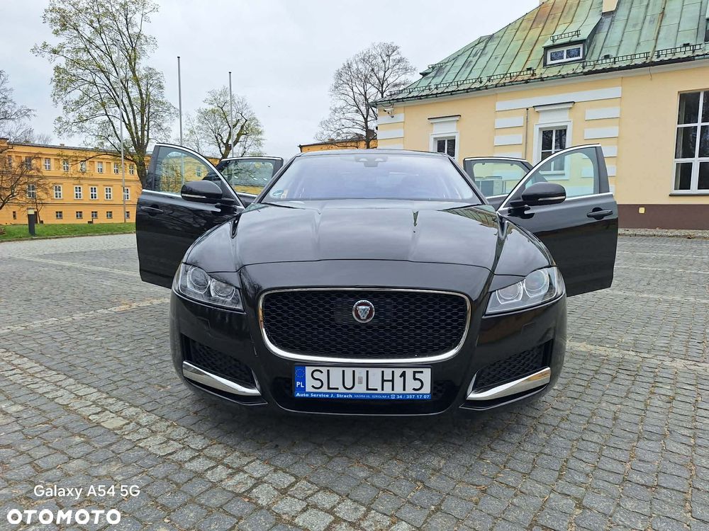 Jaguar XF 20d Prestige - 5