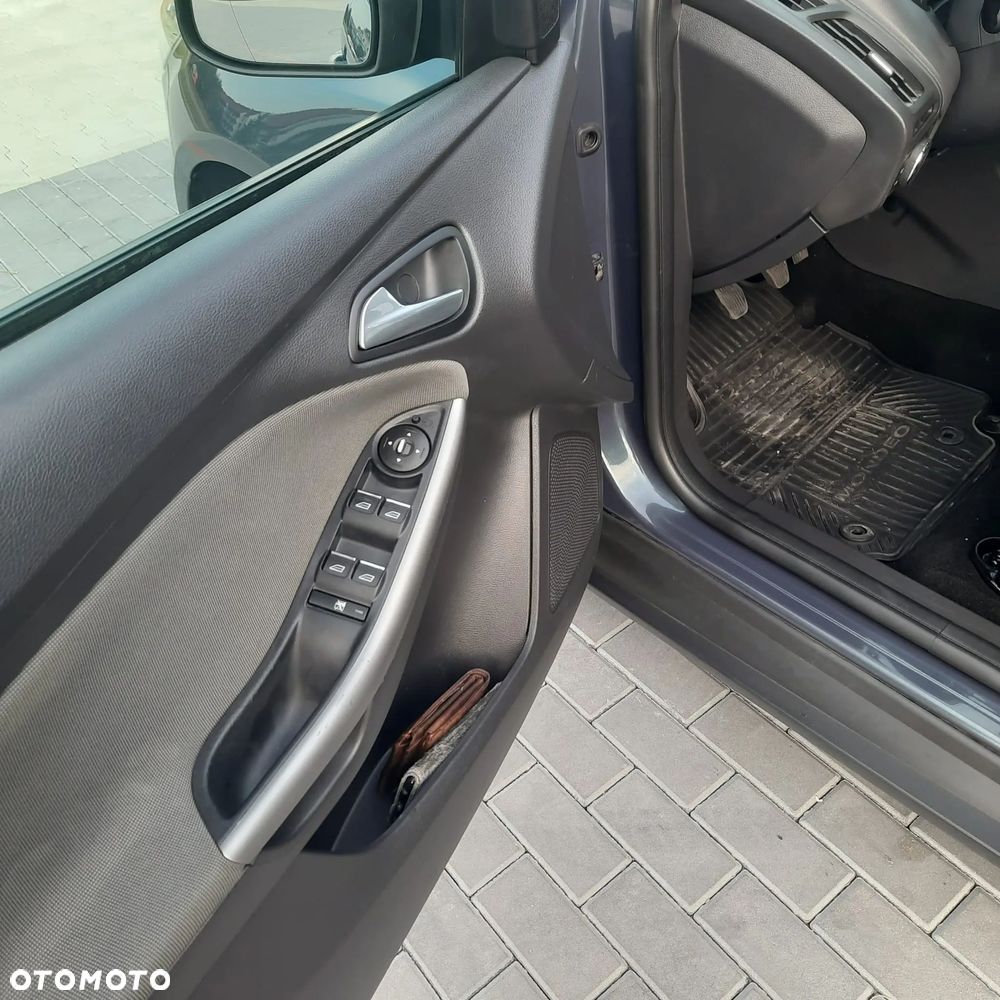 Ford Focus 1.6 Ambiente - 8