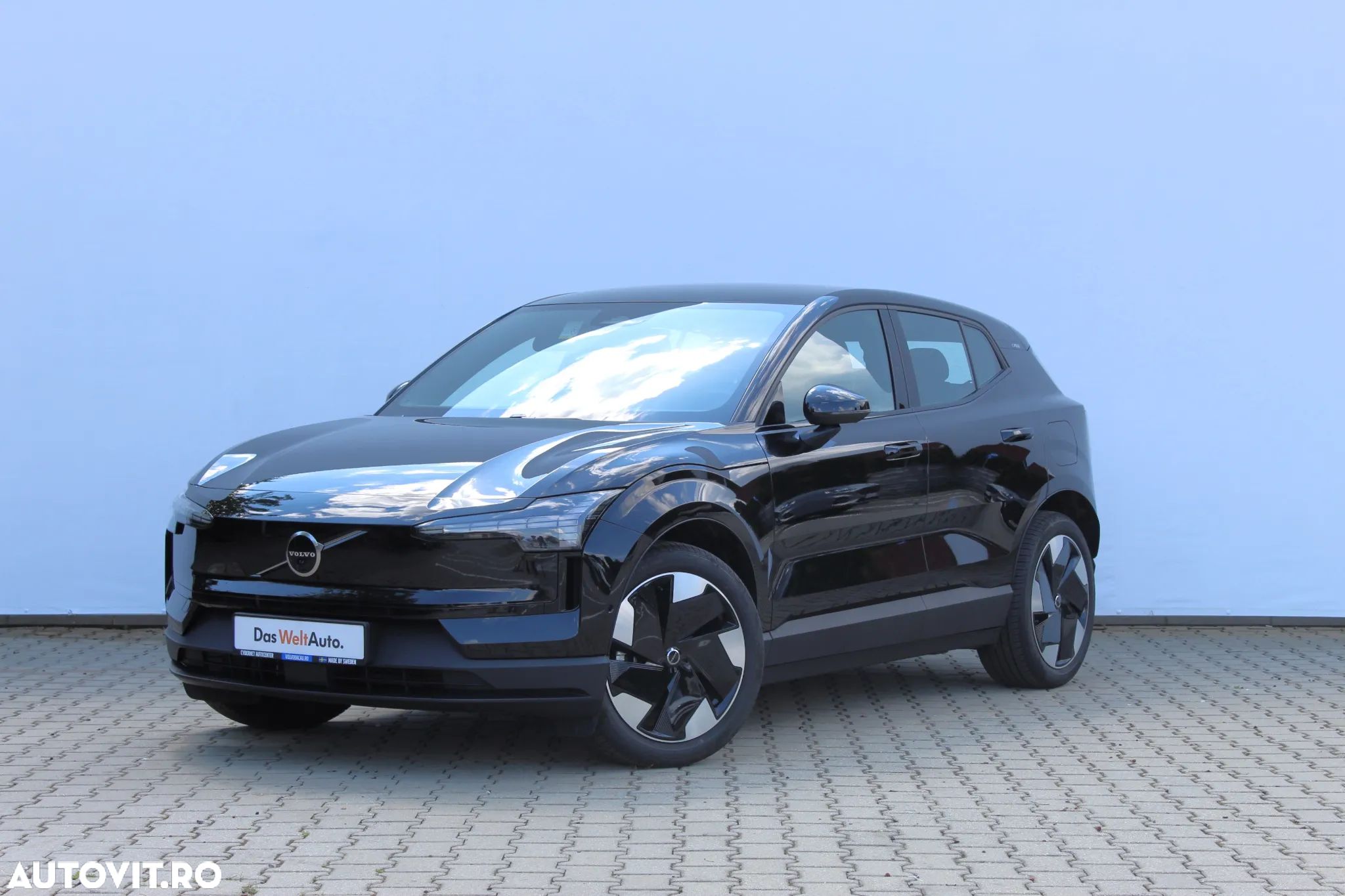 Volvo EX30 Single Motor Extended Range Ultra - 1