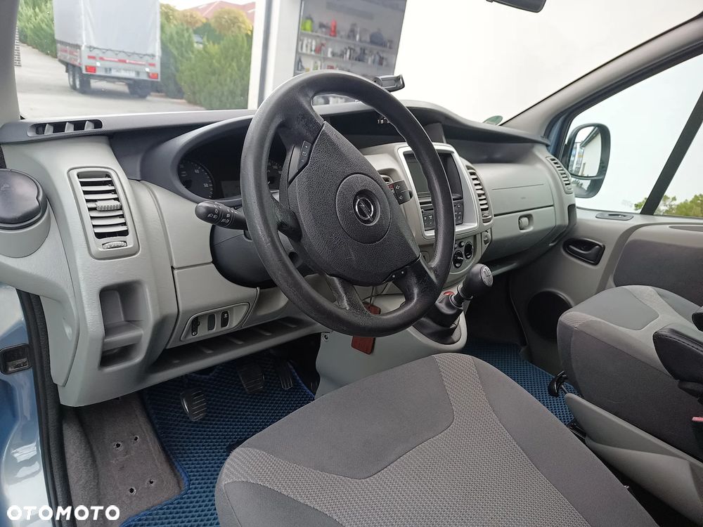 Opel Vivaro - 18