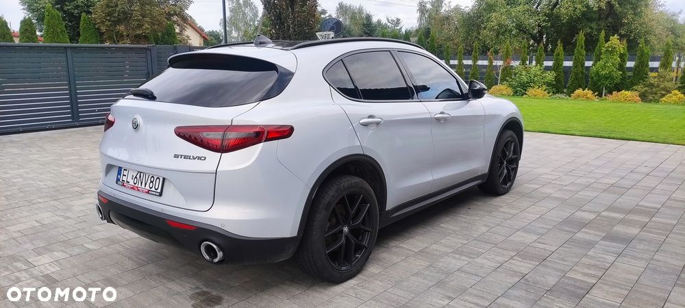 Alfa Romeo Stelvio - 5