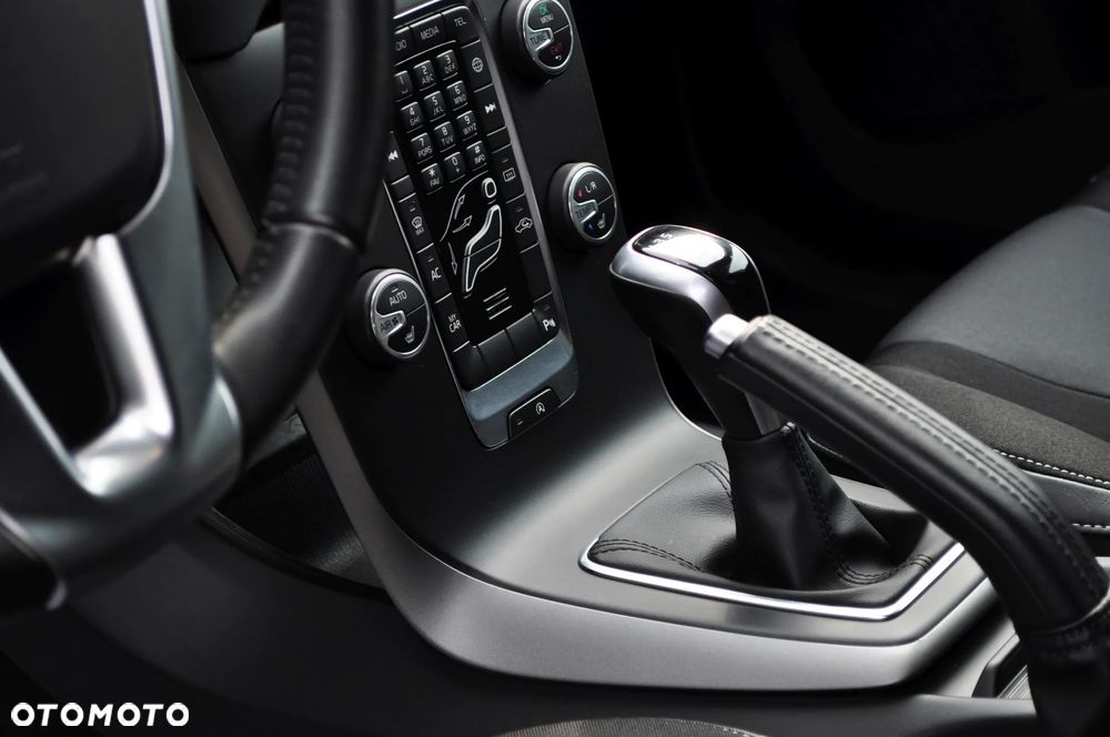 Volvo V40 D2 Momentum - 11
