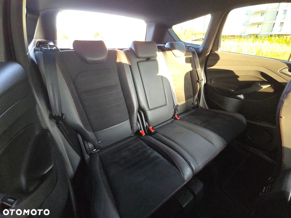 Ford Kuga 1.5 EcoBoost 2x4 ST-Line - 27