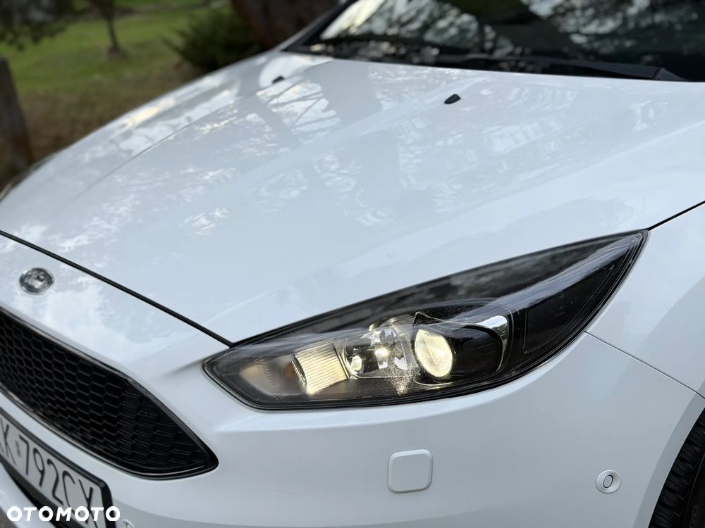 Ford Focus 1.5 EcoBoost ST-Line - 27