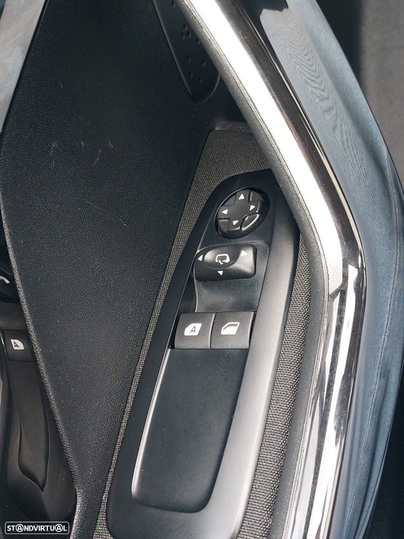 Peugeot 208 82 VTI Style - 19