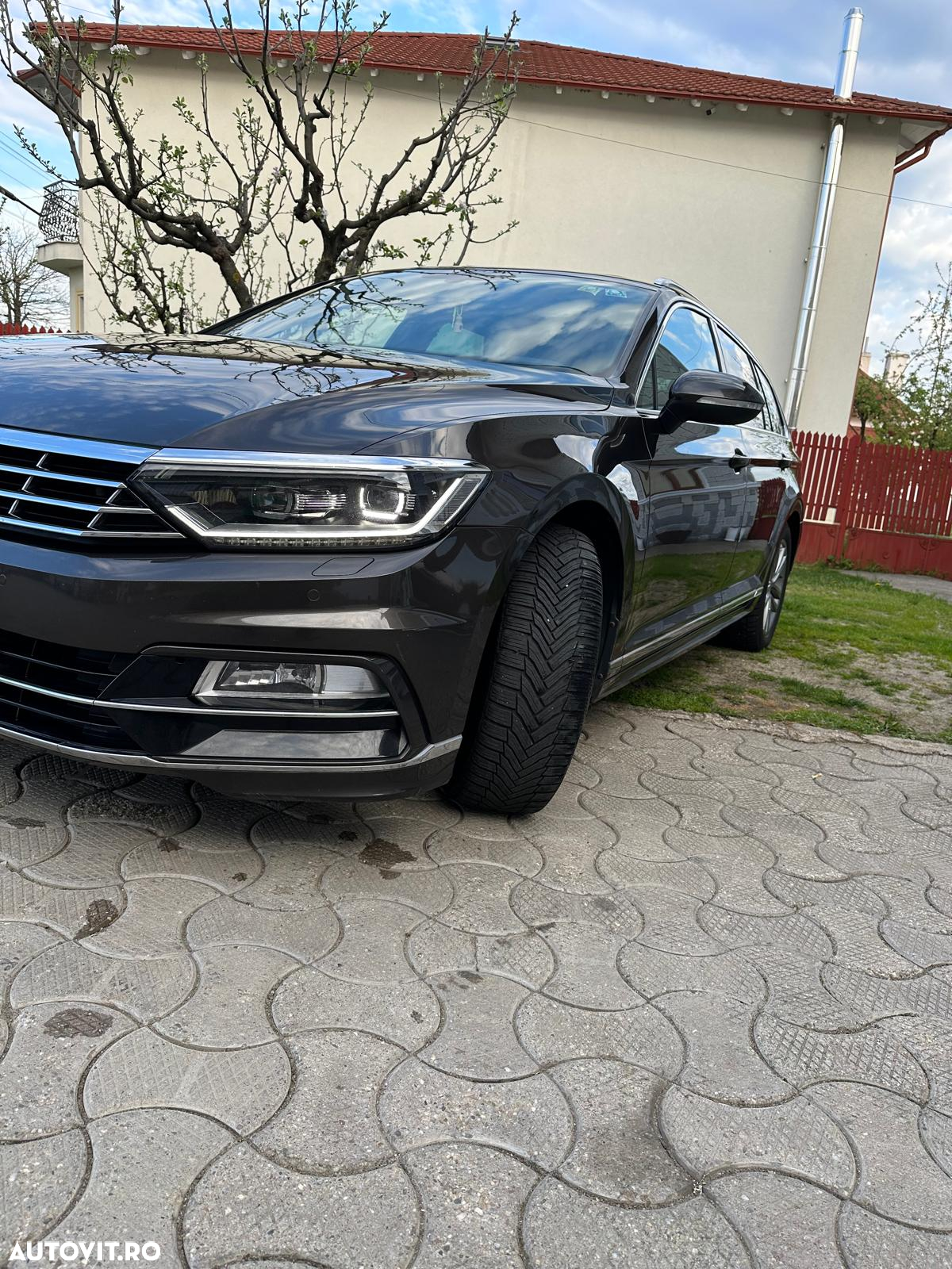 Volkswagen Passat Variant 1.6 TDI (BlueMotion Technology) DSG Comfortline - 12