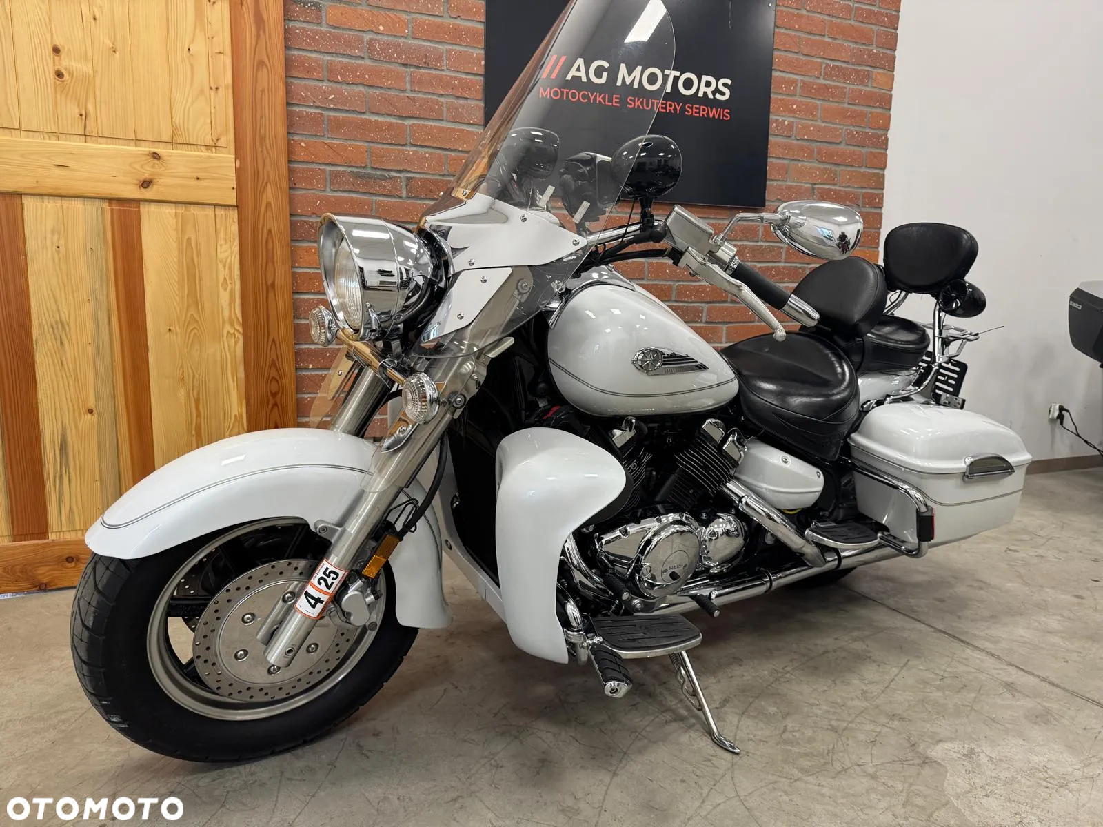 Yamaha XVZ - 16