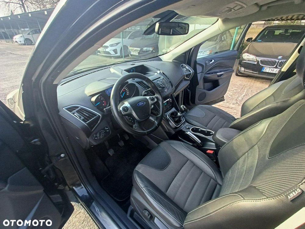 Ford Kuga 1.6 EcoBoost 2x4 Titanium - 10