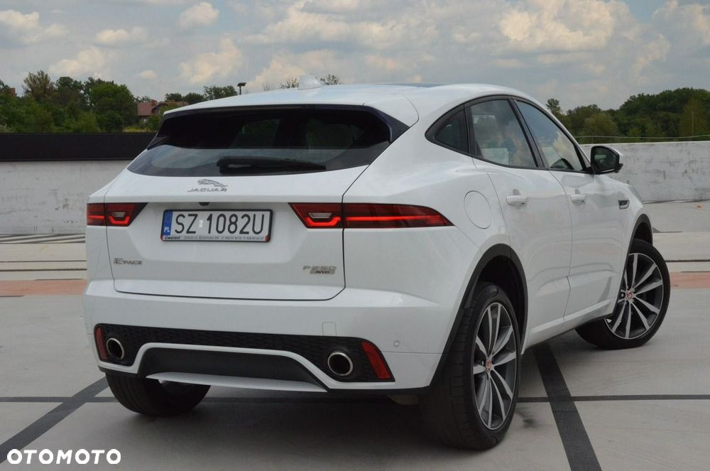 Jaguar E-Pace 2.0 i4P AWD R-Dynamic SE - 13