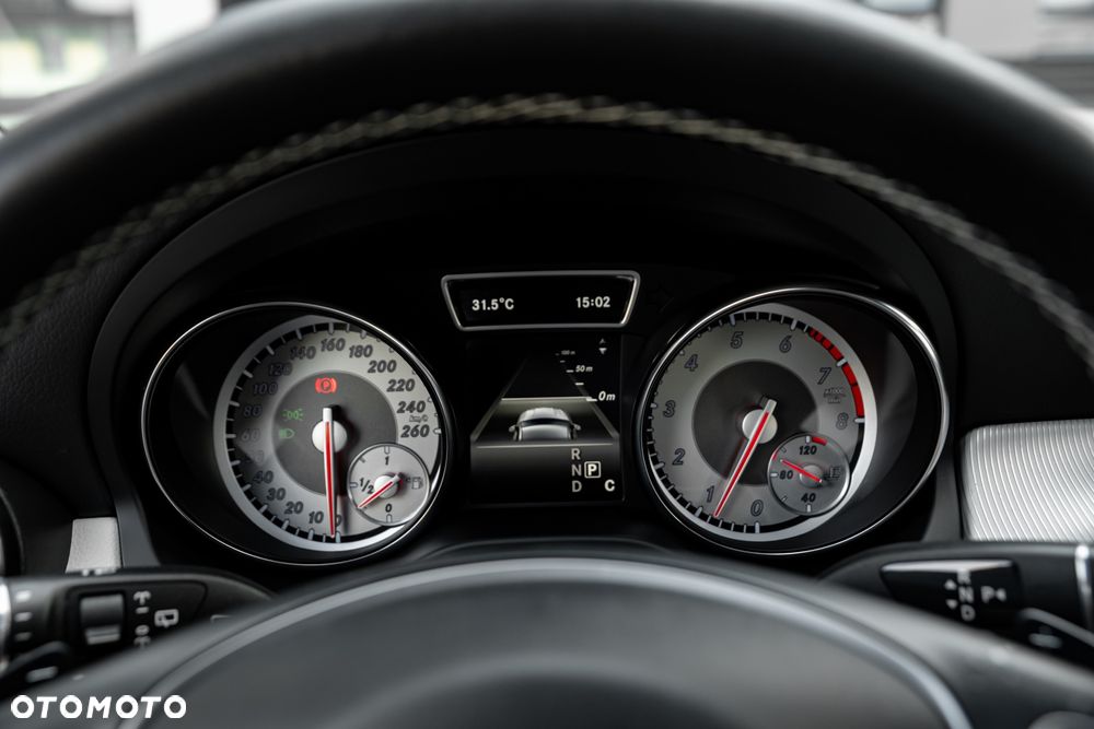 Mercedes-Benz CLA Shooting Brake 200 7G-DCT AMG Line - 26