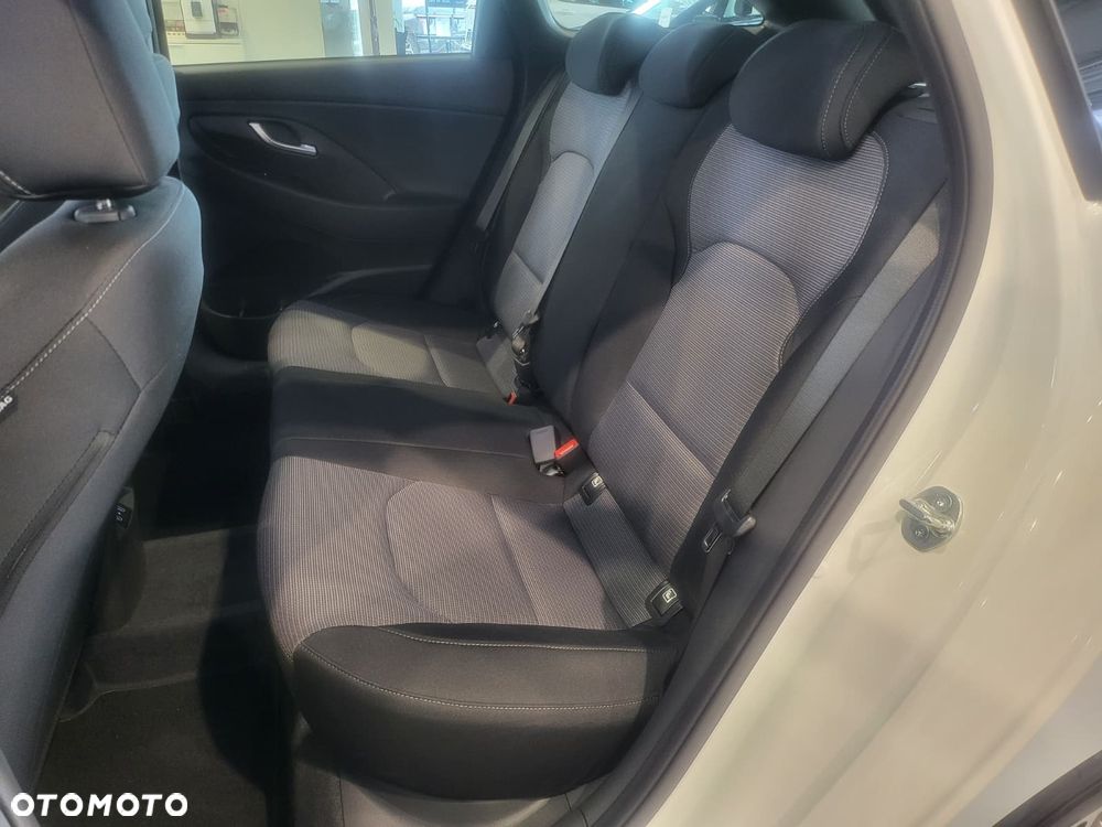 Hyundai i30 1.6 T-GDI Modern DCT - 24