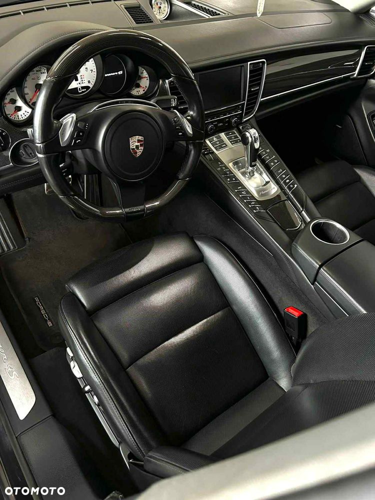 Porsche Panamera 4S - 8
