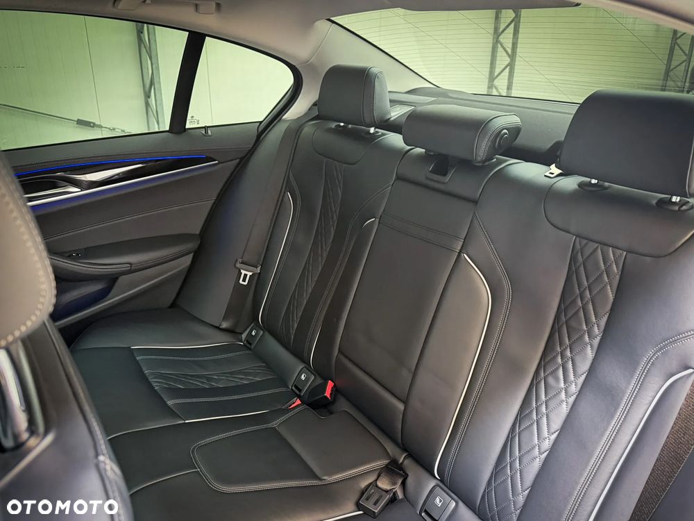 BMW Seria 5 530d Luxury Line - 34