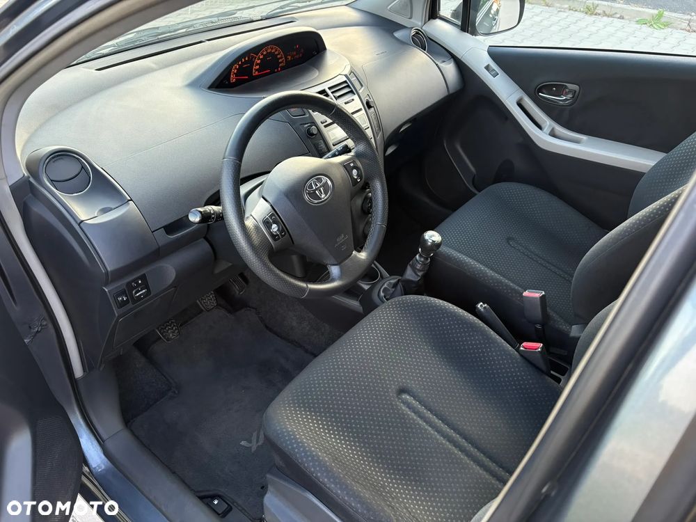 Toyota Yaris 1.33 VVT-i Sol - 16