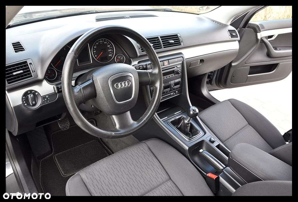 Audi A4 Limousine - 5