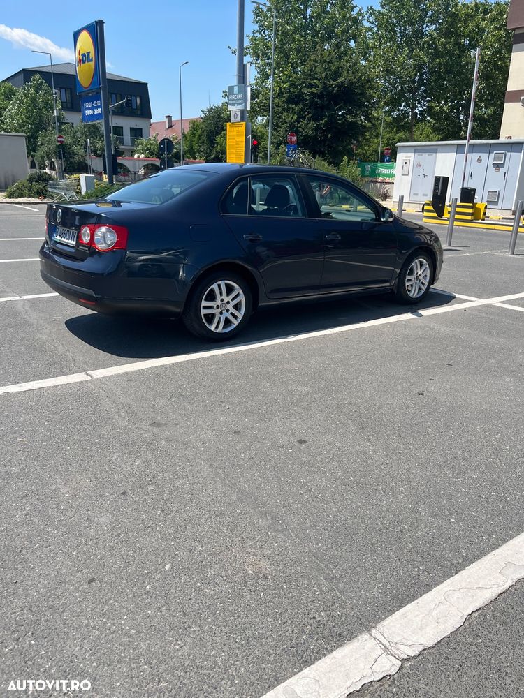 Volkswagen Jetta - 12